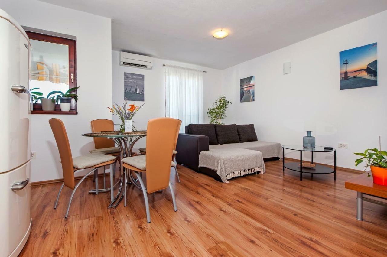 Apartment Thalassa Ρόβινι Εξωτερικό φωτογραφία