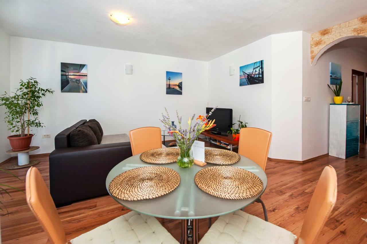 Apartment Thalassa Ρόβινι Εξωτερικό φωτογραφία
