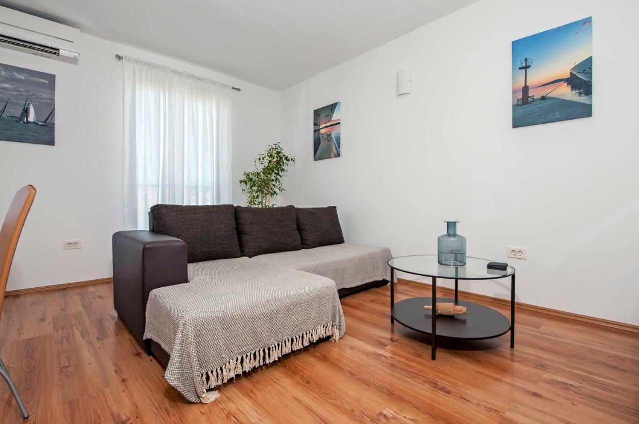 Apartment Thalassa Ρόβινι Εξωτερικό φωτογραφία