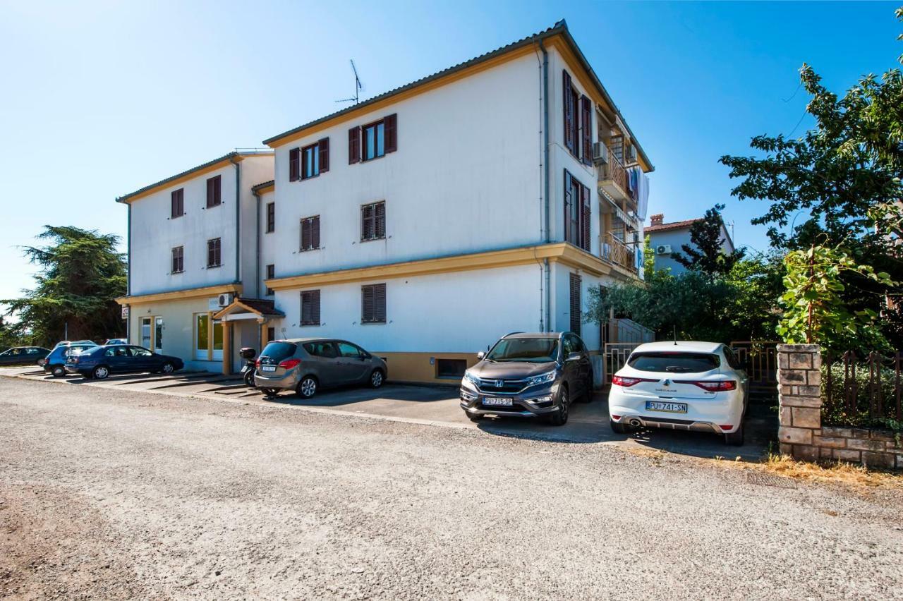 Apartment Thalassa Ρόβινι Εξωτερικό φωτογραφία